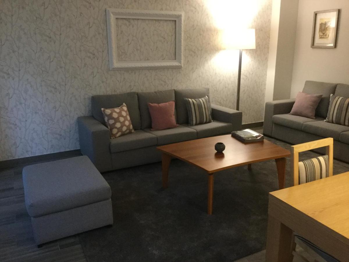 Central & Charming Clerigos Appartments ポルト エクステリア 写真