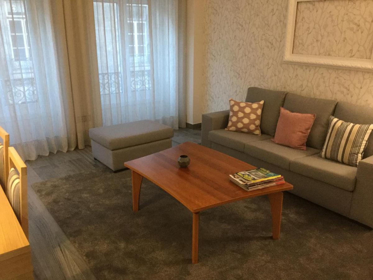 Central & Charming Clerigos Appartments ポルト エクステリア 写真